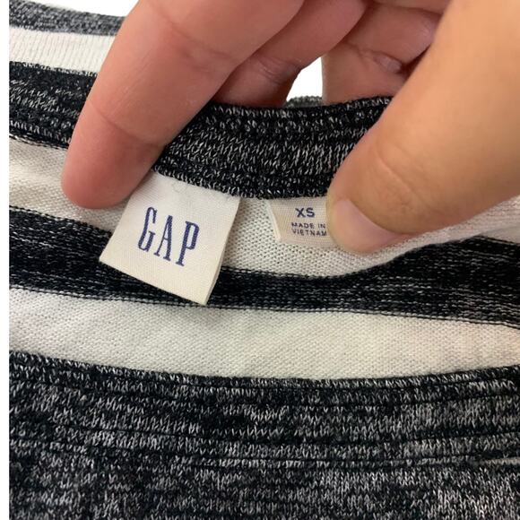 Gap gray white stripes sleeveless knit top XS - Picture 5 of 5